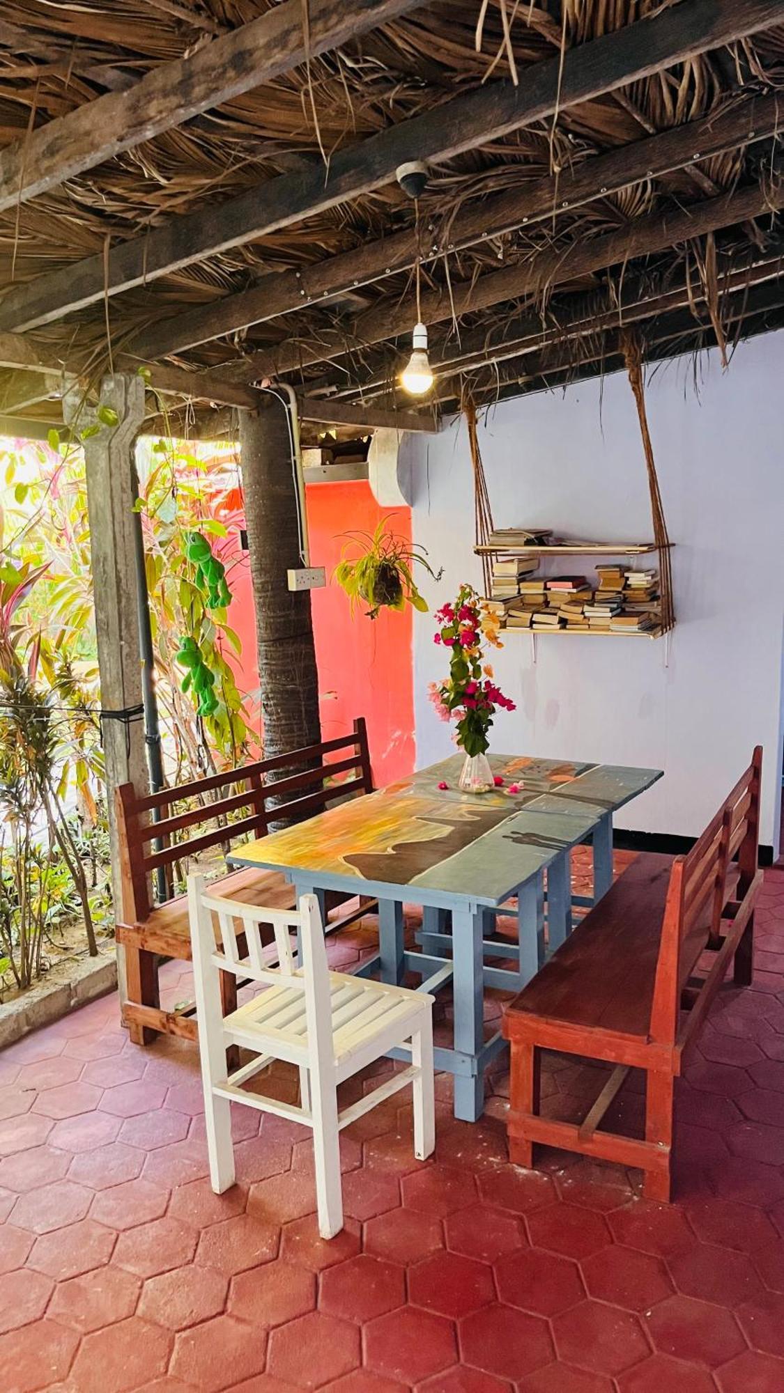 טרינקומאלה Lobster Inn מראה חיצוני תמונה
