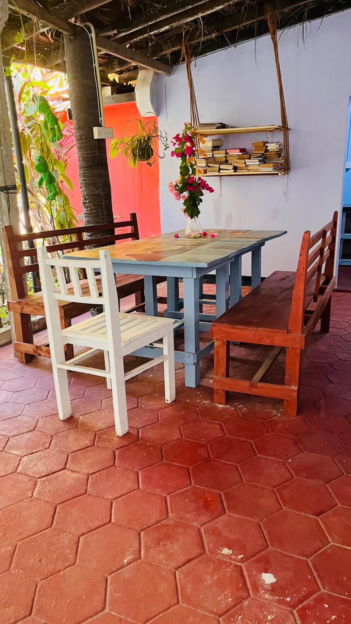 טרינקומאלה Lobster Inn מראה חיצוני תמונה